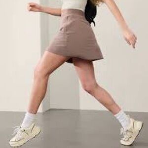 NWT Athleta Brooklyn Heights Skort in Pyrite brown tan, size 4
